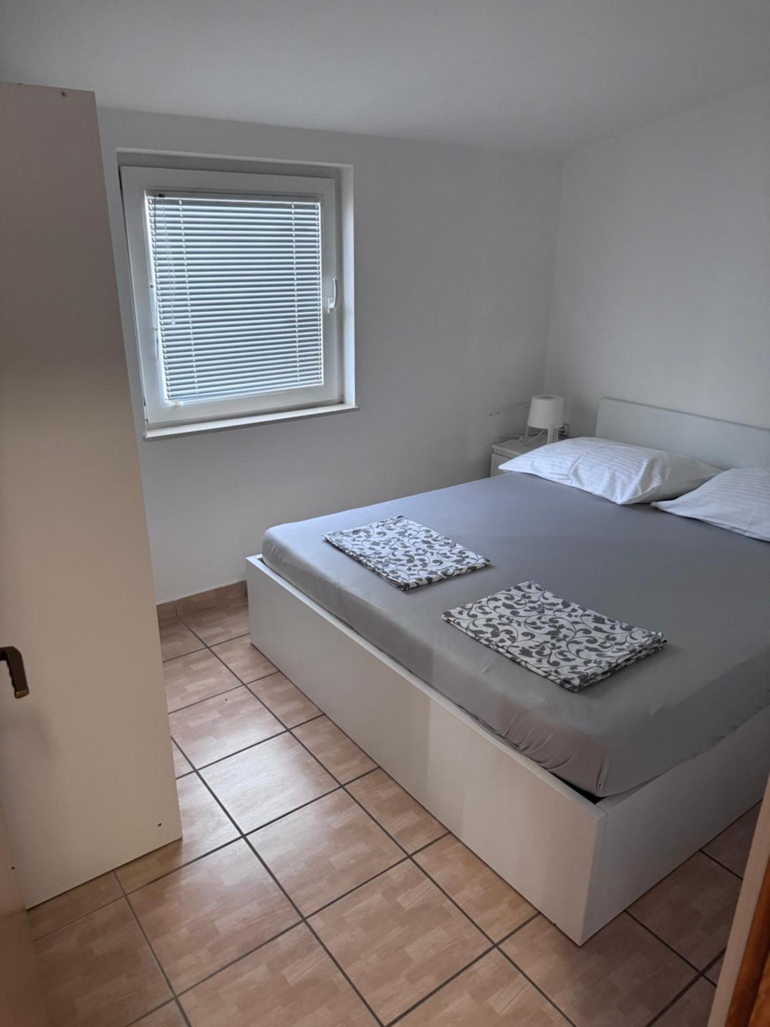 Apartmani Bruno Vrsi Kültér fotó
